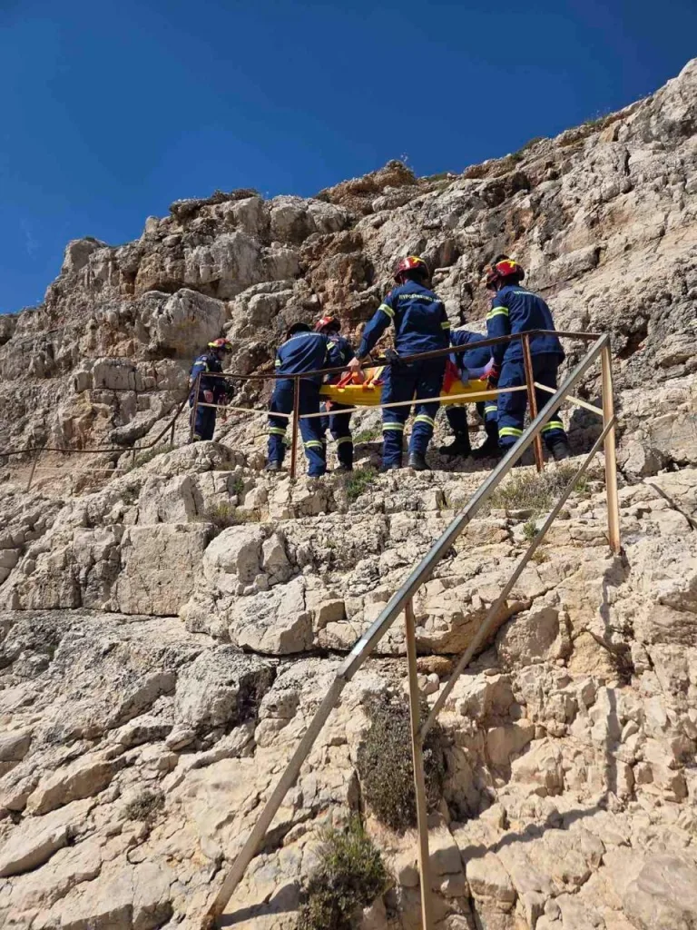 Καρέ καρέ η επιχείρηση διάσωσης 49χρονης τουρίστριας στη Ζάκυνθο 14 241822f0 2e9d 423b 96b9 b3113e2c05dd