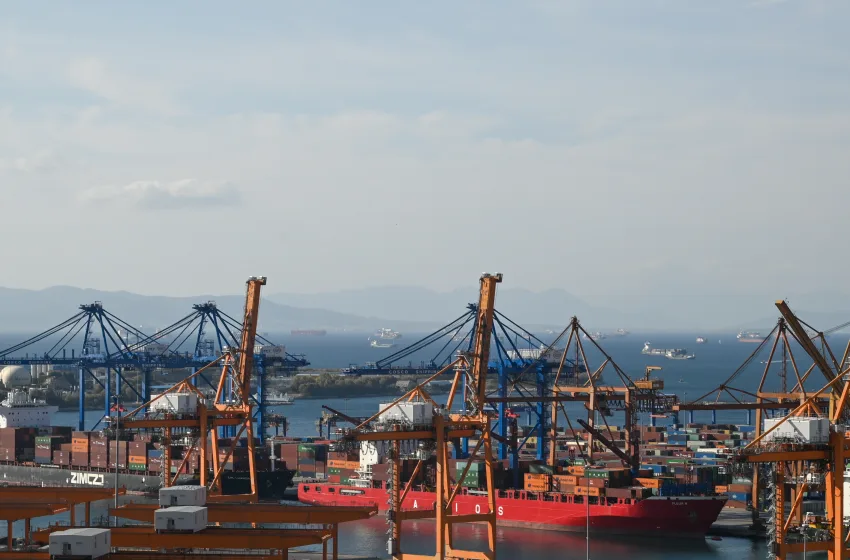  Econimist: Η Ελλάδα βρίσκεται στο επίκεντρο του παγκόσμιου ανταγωνισμού για τα λιμάνια