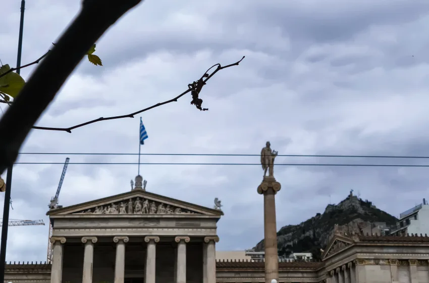  Χειμωνιάτικος και αύριο ο καιρός: Βροχές, καταιγίδες και 8 μποφόρ – Η πρόγνωση Κολυδά