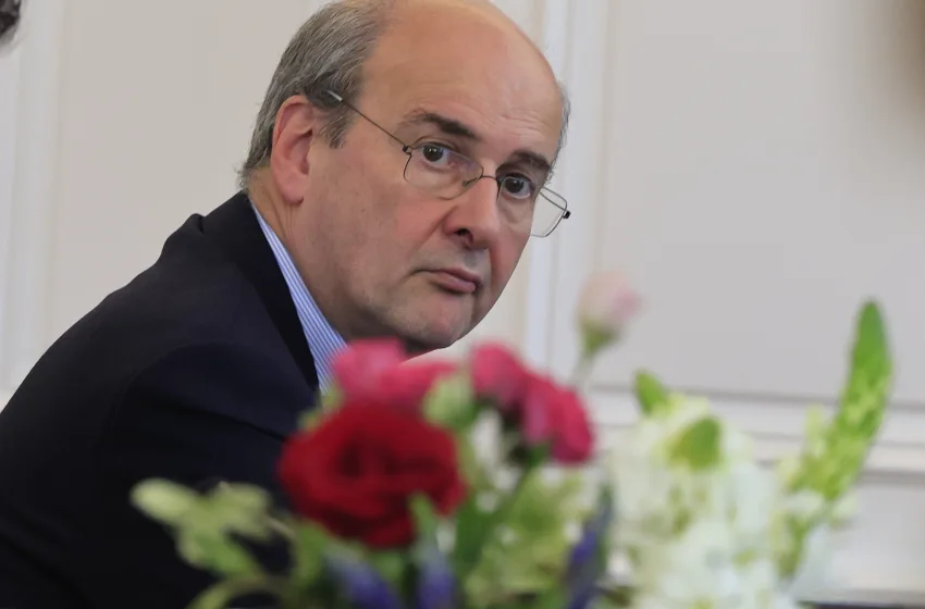  Χατζηδάκης: “Δεν είμαστε μαυσωλείο ούτε ανθρωπάκια του Γαΐτη”