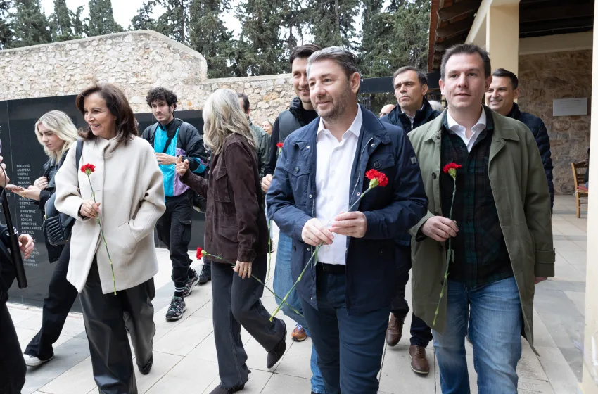  Γεωργιάδης κατά Ανδρουλάκη για την επίσκεψη στην Καισαριανή – Σκληρή απάντηση ΠΑΣΟΚ: “Ντροπή, αν σας έχει απομείνει”