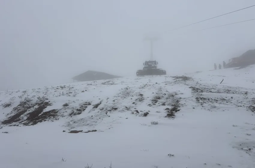  Χιόνια σε Πεντέλη, Πάρνηθα, Μακεδονία, Θεσσαλία, Κρήτη- Πότε βελτιώνεται ο καιρός (vid)