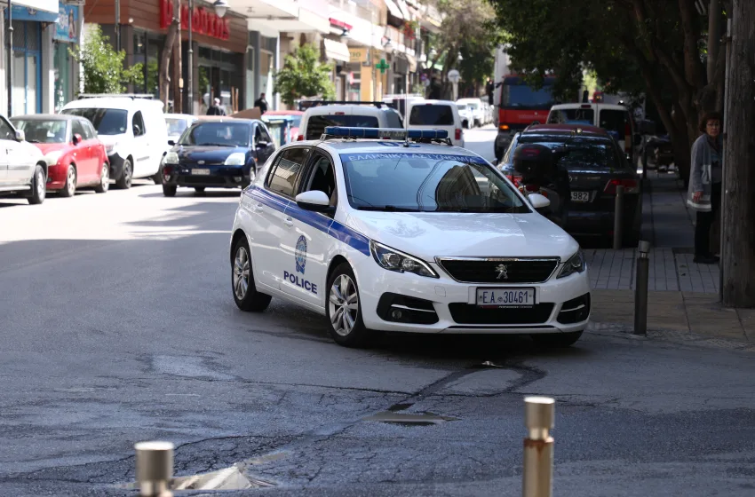  Μοσχάτο: Συνελήφθη 19χρονος που έκλεψε κοσμήματα και χρυσές λίρες από ζευγάρι