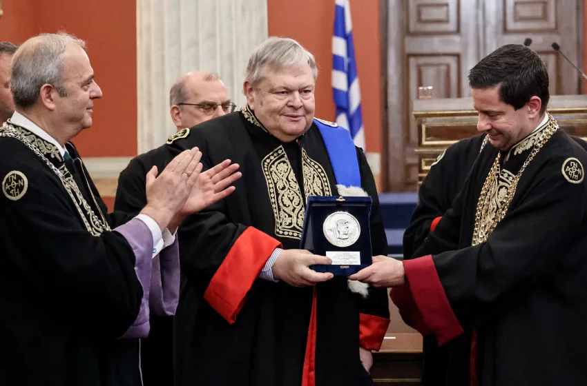  Βενιζέλος: Αναγορεύτηκε σε επίτιμο διδάκτορα ΕΚΠΑ, ενώπιον του Πατριάρχη Βαρθολομαίου