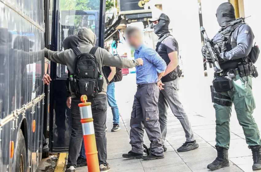  Ληστεία στην Κάτω Τιθορέα: Ποινική δίωξη για πέντε κακουργήματα στους οκτώ συλληφθέντες