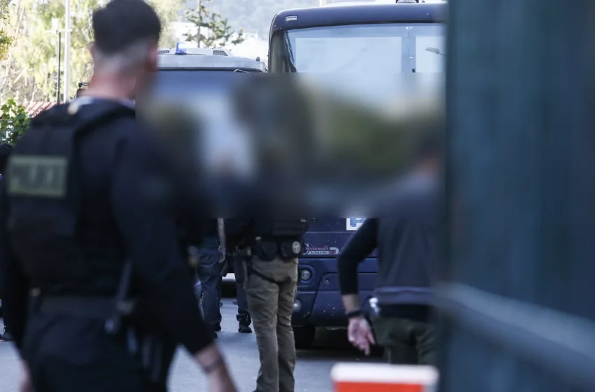  Στη φυλακή 6 από τους 8 συλληφθέντες για την ληστεία τράπεζας στην Τιθορέα
