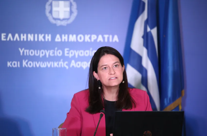  Κεραμέως: Παρουσίασε το νέο σχέδιο νόμου για την ισότητα αμοιβών-” Ίση αμοιβή για ίση εργασία”