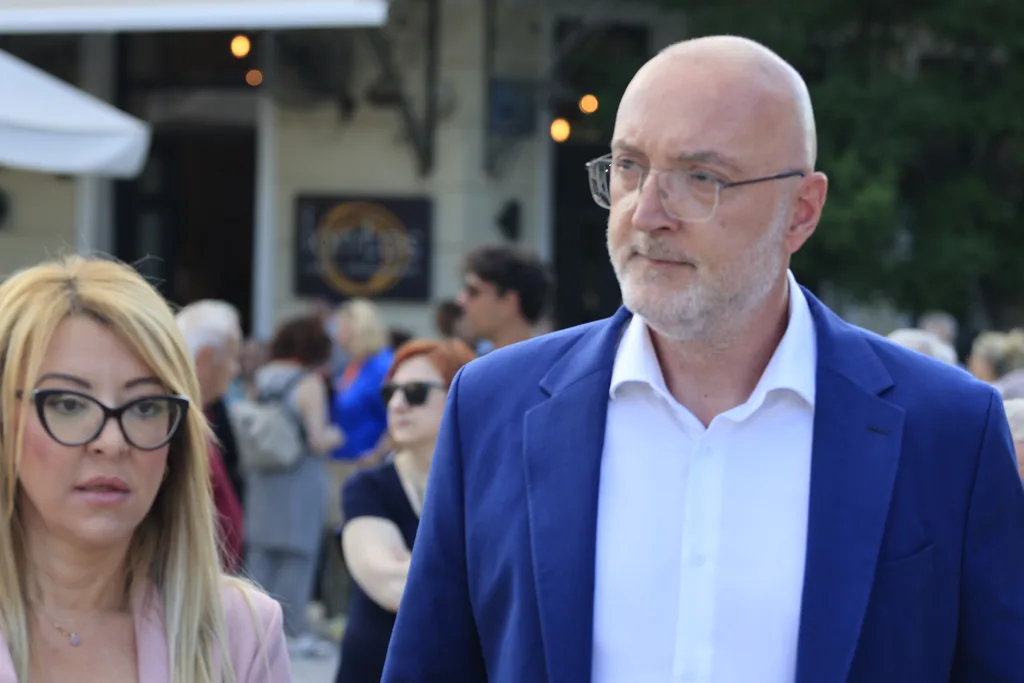 Όλα έτοιμα για το κόμμα Τσίπρα- Πρώτες εικόνες από το Θησείο 17 6984124