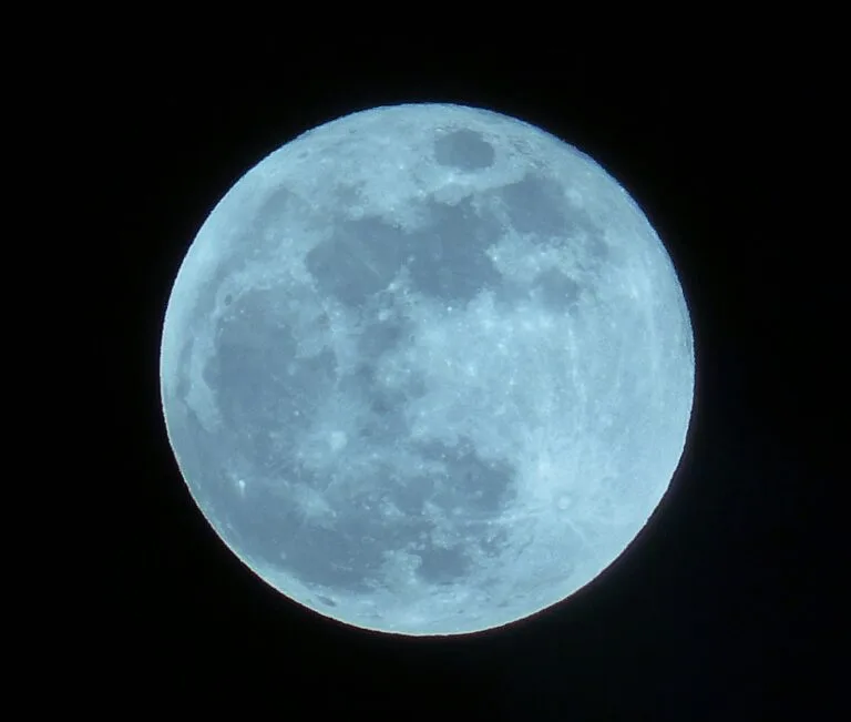 Blue Super Moon Flickr gailhampshire 1 768x651 1