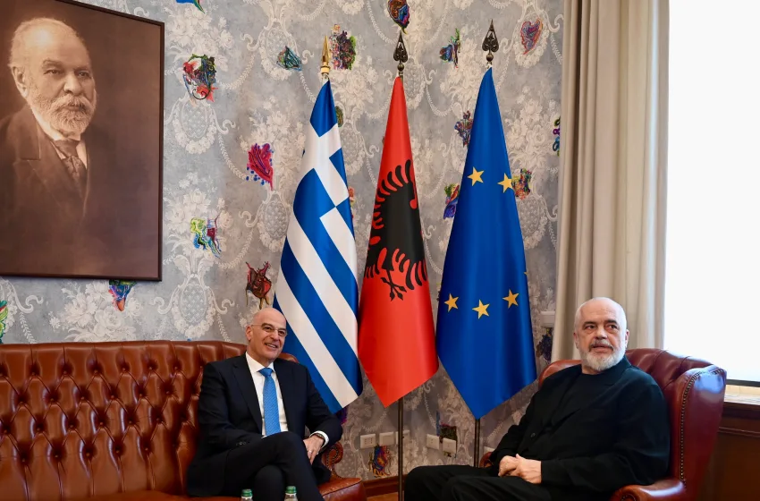  Δένδιας από Αλβανία: Η Ελληνική Εθνική Μειονότητα είναι γέφυρα φιλίας μεταξύ των δύο κρατών και λαών