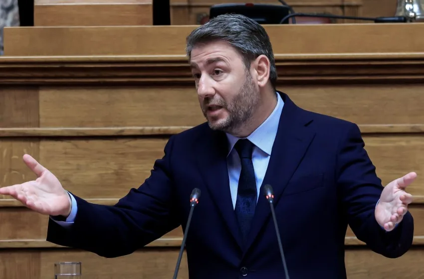  Ανδρουλάκης: Το Σύνταγμα κ. Μητσοτάκη δεν είναι σανίδα σωτηρίας για μια κυβέρνηση σε αποδρομή