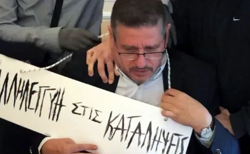 Αθώοι οι τρεις κατηγορούμενοι για την επίθεση στον πρώην πρύτανη της ΑΣΟΕΕ