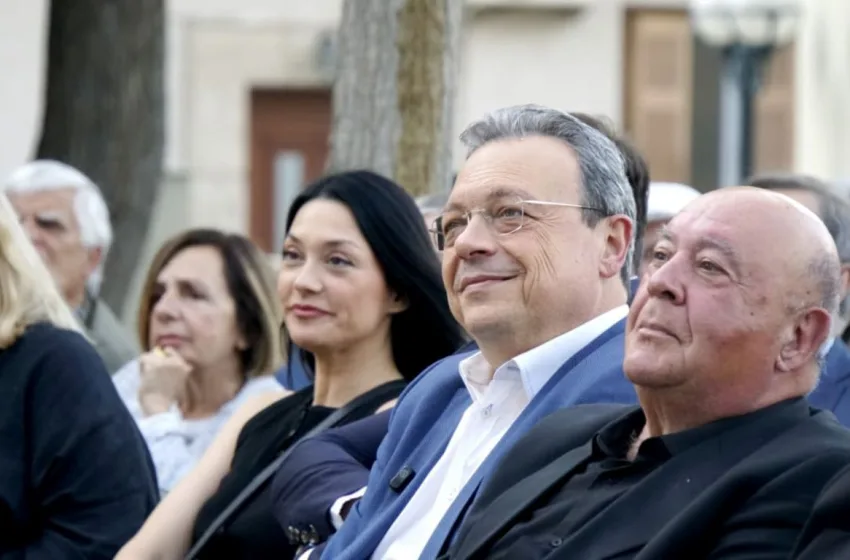  Φάμελλος:”Αναξιόπιστη η κυβέρνηση για να ανοίξει μια συζήτηση για τη Συνταγματική Αναθεώρηση”