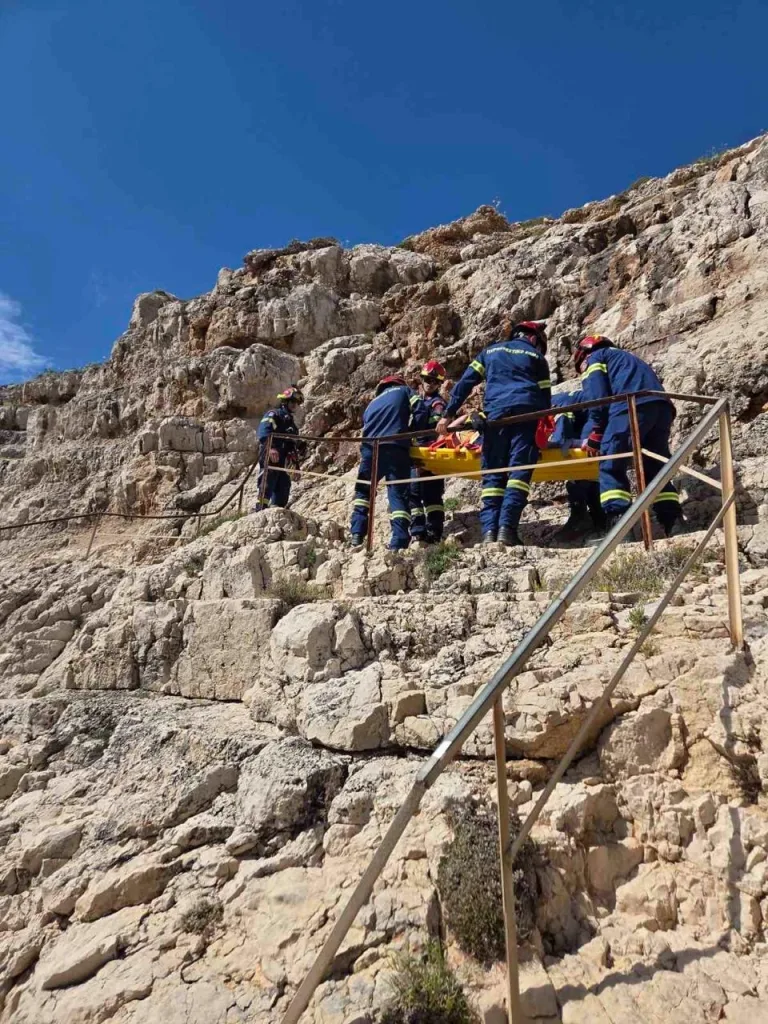 Καρέ καρέ η επιχείρηση διάσωσης 49χρονης τουρίστριας στη Ζάκυνθο 16 fdbe9987 2f1a 4273 9c0c e6df5939db8e