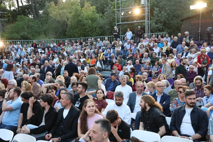 Τσίπρας: Τώρα είναι η ώρα-Στόχος μια παράταξη που θα νικήσει τη διεφθαρμένη κυβέρνηση Μητσοτάκη 10 image 9