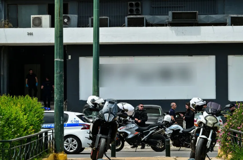  Καλλιθέα:”Έφαγε πόρτα” και έβγαλε τα όπλα-Πως έγινε το αιματηρό περιστατικό-Η στιγμή της σύλληψης
