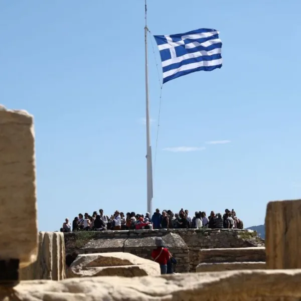 Forbes: Η Ελλάδα αναδεικνύεται σε κορυφαίο προορισμό μετακόμισης για Αμερικανούς συνταξιούχους
