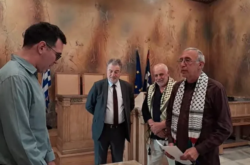  Ο διαφορετικός όρκος του Πέτρου Κωνσταντίνου προκάλεσε αντιδράσεις και… πειθαρχική έρευνα