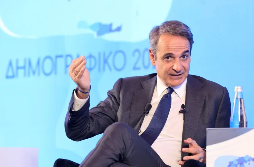  LIVE  Η συνέντευξη του Μητσοτάκη για το δημογραφικό