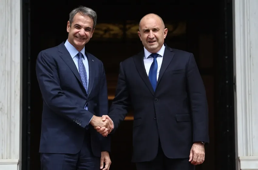  Συγχαρητήρια Μητσοτάκη στον νέο πρωθυπουργό της Βουλγαρίας, Ρούμεν Ράντεφ- “Προσβλέπω σε ενίσχυση συνεργασίας”