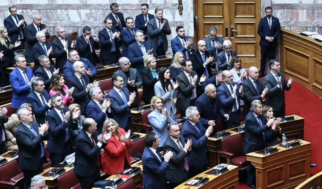 nea dimokratia ko synedriasi