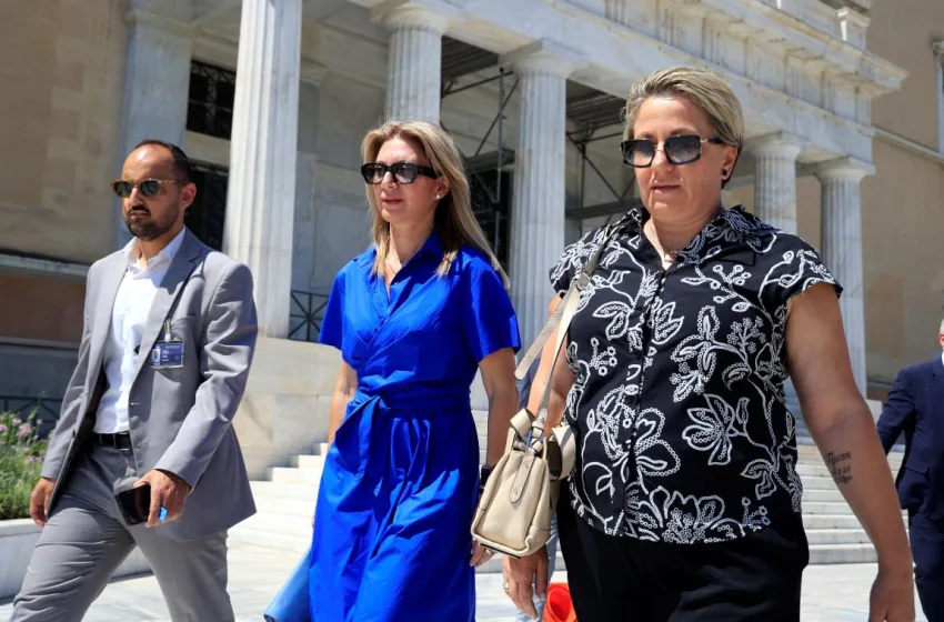  Ντόλκα σε Καρυστιανού: “Μην σταματάς, φάτους τα σωθικά”- Το μήνυμα για τα Τέμπη