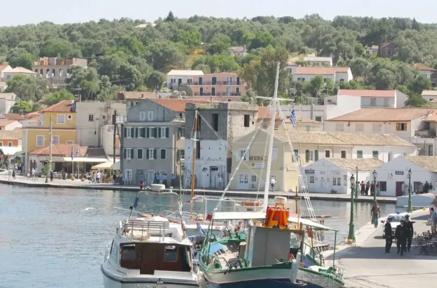  Παξοί: Μηχανική βλάβη στο  “Ήλιδα Ντόλφιν” με 54 επιβάτες