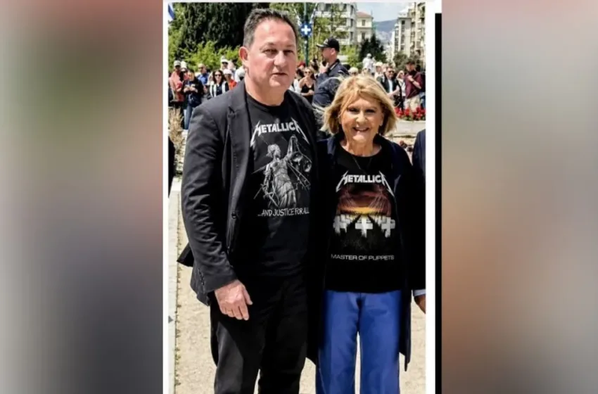  Πέτσας: Διαψεύδει ότι πήγε στη συναυλία των Metallica – Fake η φωτογραφία με την Βούλτεψη