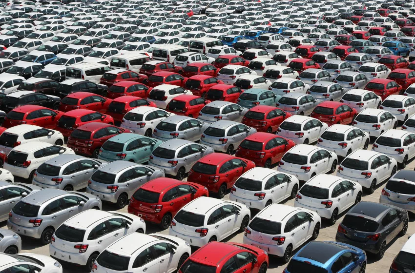  ΕΕ: “Απαράδεκτη” η επιβολή δασμών 25% στα εισαγόμενα οχήματα που ανακοίνωσε ο Τραμπ