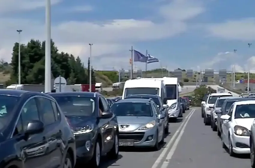  Έβρος: Ουρές χιλιομέτρων μετά το νέο σύστημα ελέγχων – Αναμονή 10 ωρών στο Τελωνείο