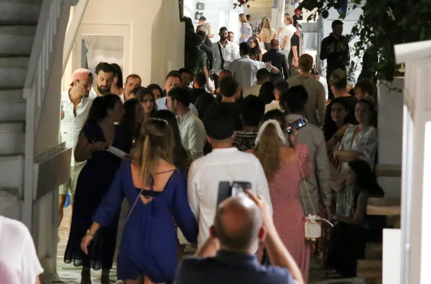  Μελέτη αποκαλύπτει τον τουριστικό συνωστισμό στα νησιά-Ποια θυμίζουν αστικά κέντρα, τάσεις φυγής του ντόπιου πληθυσμού