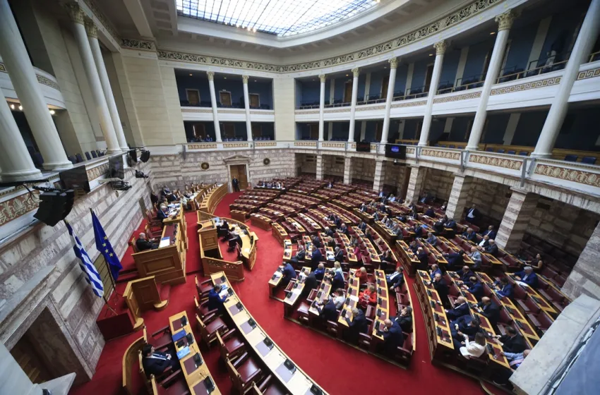  “Ρότα” δυσπιστίας από την αντιπολίτευση με…  συνδρομή Σαμαρά-Όσα έγιναν στη θυελλώδη συνεδρίαση για τις υποκλοπές