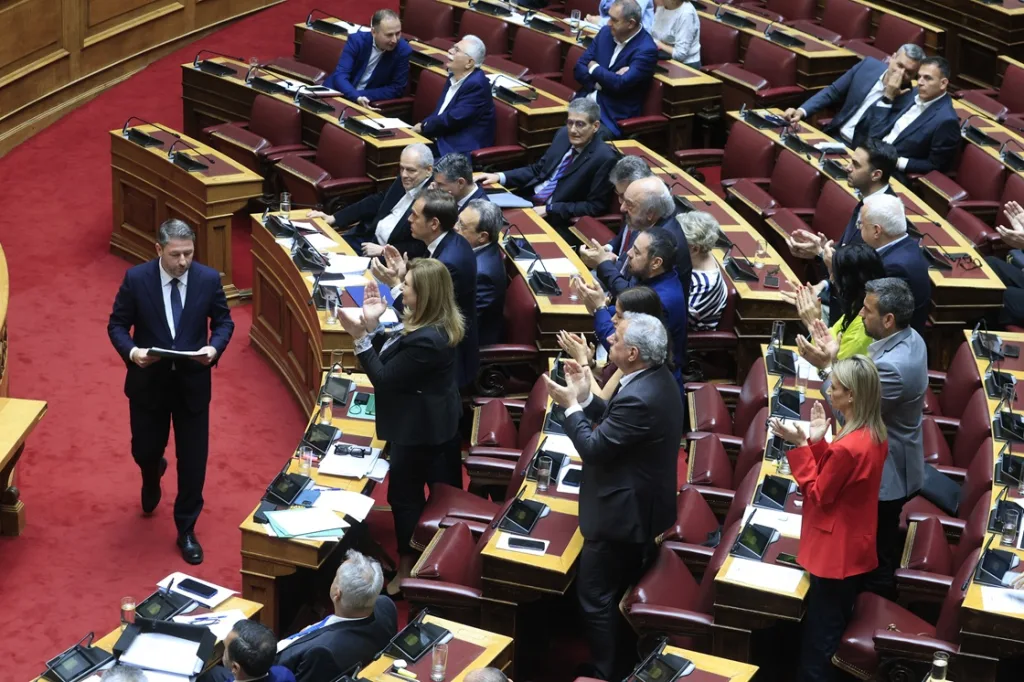 vouli ipoklopes pasok