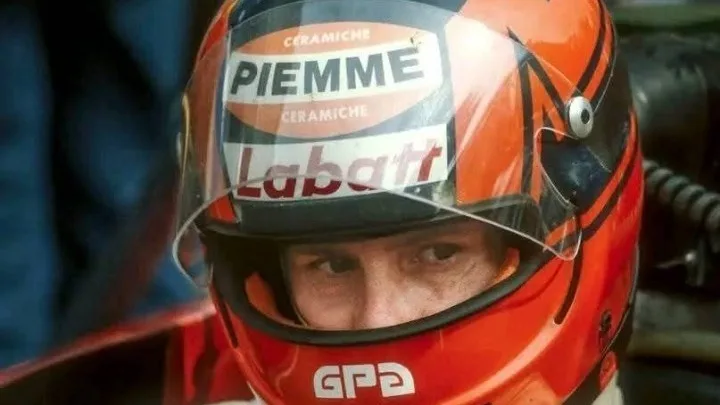 w27 200351w27170846Helmet