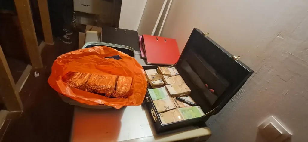 Κύκλωμα ΟΠΕΚΕΠΕ: Η διαδρομή του μαύρου χρήματος-Δεσμίδες σε αλουμινόχαρτο, χρυσές λίρες, τρακτέρ-Απάτες 4,5 εκατ. ευρώ 5 ΟΠΕΚΕΠΕ 1