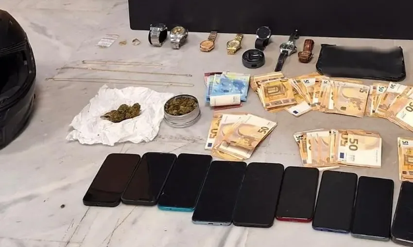  Χανιά: Πώς δρούσε η σπείρα με τις τηλεφωνικές απάτες-Στόχευαν ηλικιωμένους, υποδύονταν υπαλλήλους της ΔΕΔΔΗΕ