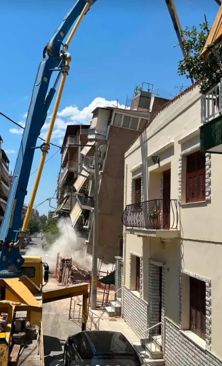 Εικόνες τρόμου: Η στιγμή που καταρρέει η πολυκατοικία στα Πετράλωνα 6 1 20