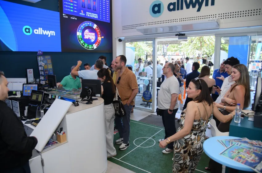  Εκατοντάδες επισκέπτες στο ολοήμερο party της Allwyn στα εγκαίνια του νέου καταστήματος στο Σύνταγμα