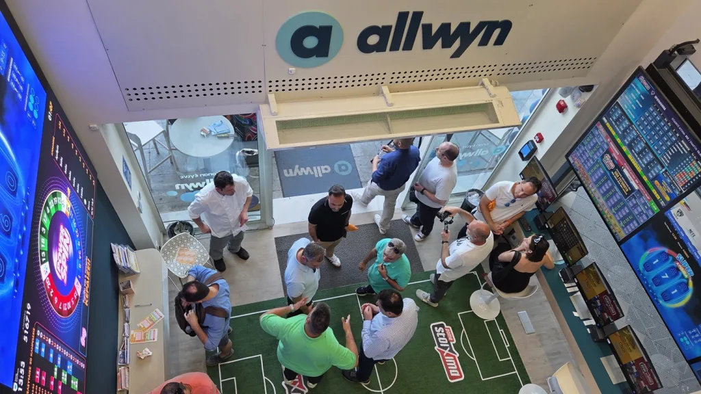 Εκατοντάδες επισκέπτες στο ολοήμερο party της Allwyn στα εγκαίνια του νέου καταστήματος στο Σύνταγμα 9 2 2026 06 09T142500.786