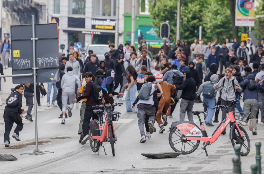  Βρυξέλλες: Επεισόδια σε διαδήλωση για τις εκπαιδευτικές μεταρρυθμίσεις και τα δίδακτρα (photos & vid)
