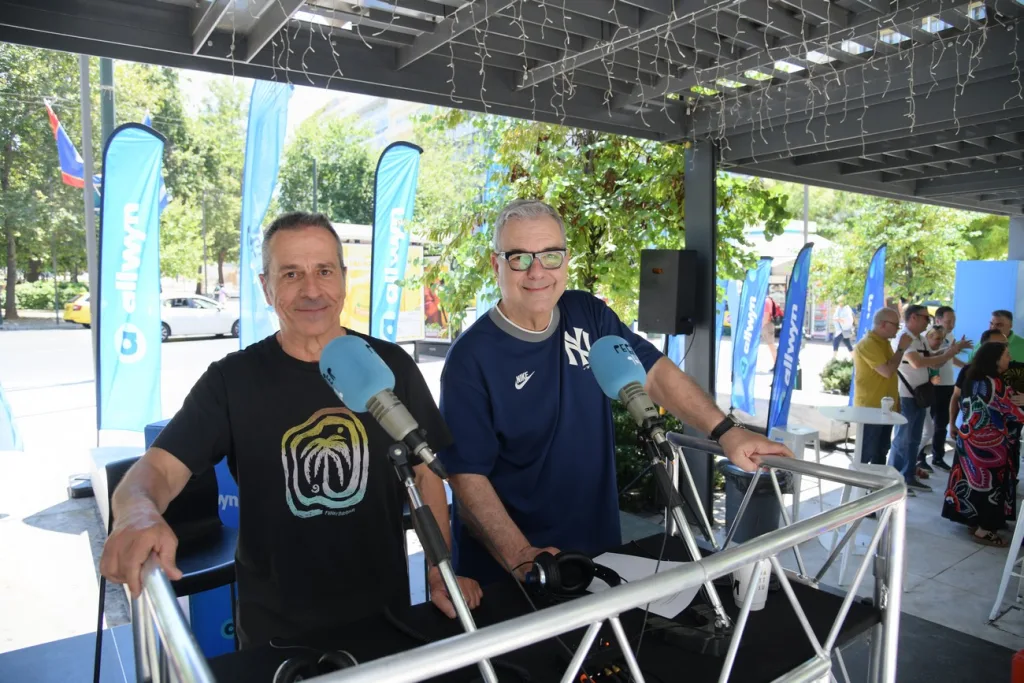 Εκατοντάδες επισκέπτες στο ολοήμερο party της Allwyn στα εγκαίνια του νέου καταστήματος στο Σύνταγμα 11 4 58