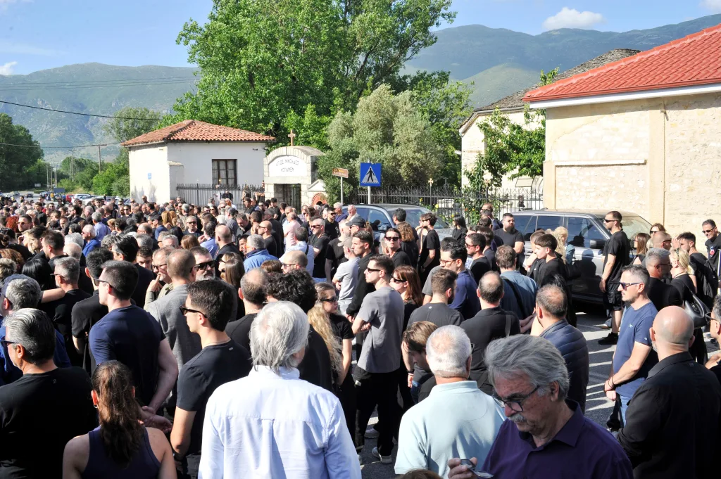 Μάριος Οικονόμου: Συγκίνηση στην κηδεία του 33χρονου ποδοσφαιριστή 16 5209928