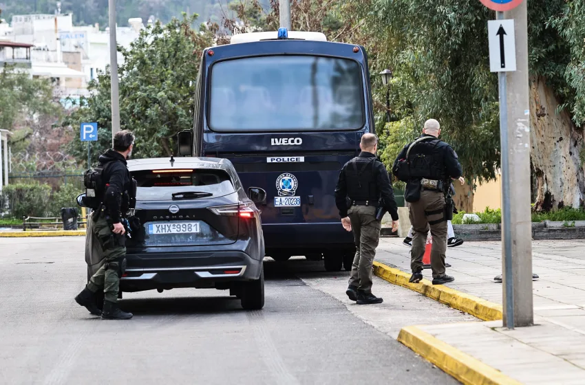  Προφυλακίστηκαν 7 από τους 9  των δυο συμμοριών  με ανήλικους που διακινούσαν ναρκωτικά σε μαθητές