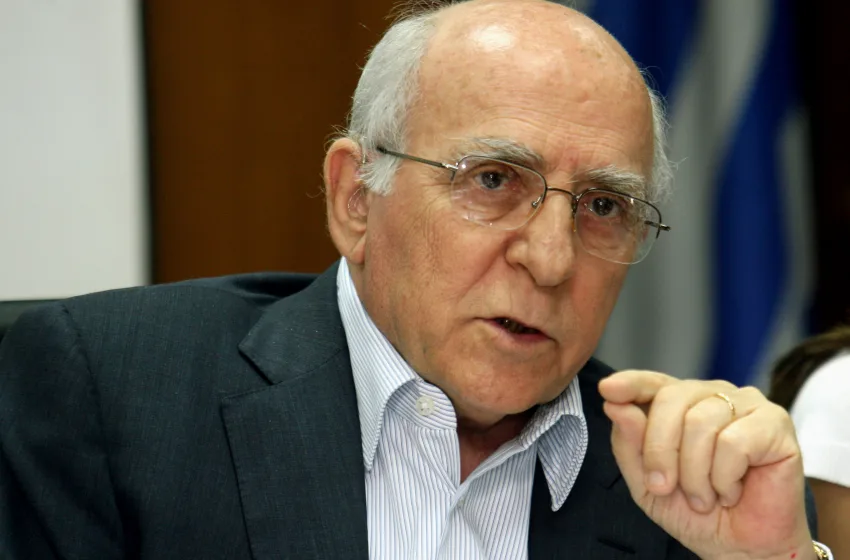  Ο πολιτικός κόσμος αποχαιρετά τον Γιώργο Σουφλιά: “Υπηρέτησε την πατρίδα με ήθος και μετριοπάθεια”