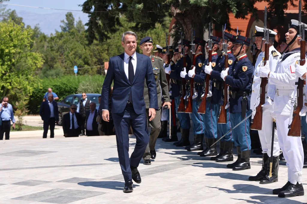 Ο πολιτικός κόσμος αποχαιρέτησε τον Γιώργο Σουφλιά:Κρατούσε αναμμένο το φως όταν οι συνθήκες σκοτείνιαζαν 11 6993358