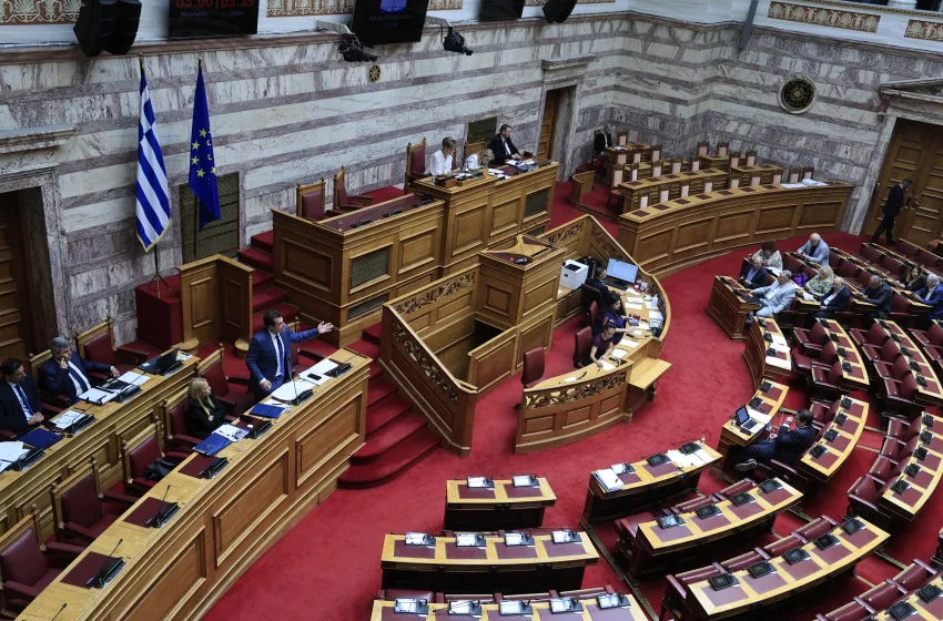  Βουλή: Ψηφίστηκε κατά πλειοψηφία το νομοσχέδιο για την Μετανάστευση και το Άσυλο