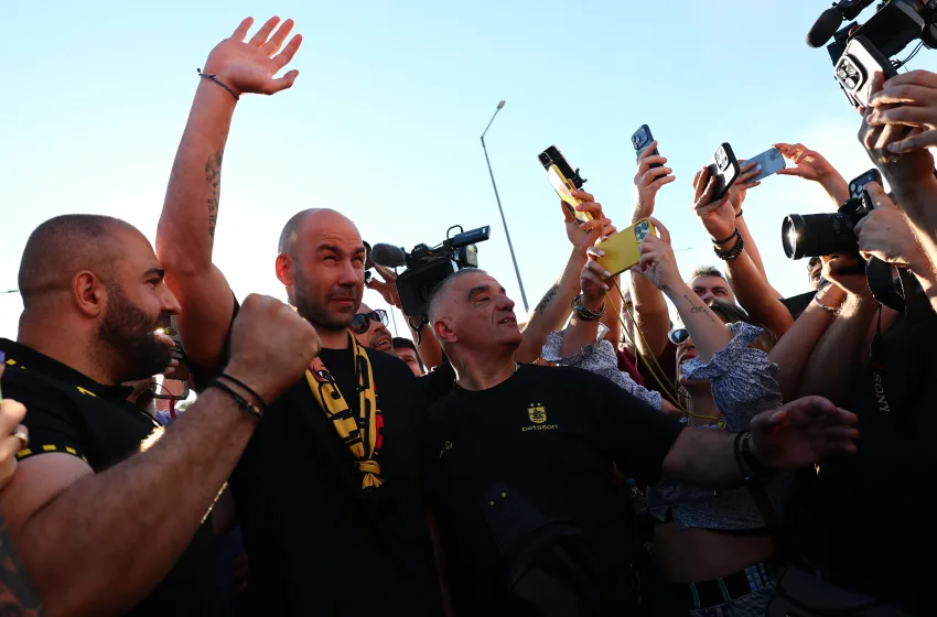  Στη Θεσσαλονίκη ο Σπανούλης: “Κιτρίνισε” το αεροδρόμιο από χιλιάδες φιλάθλους