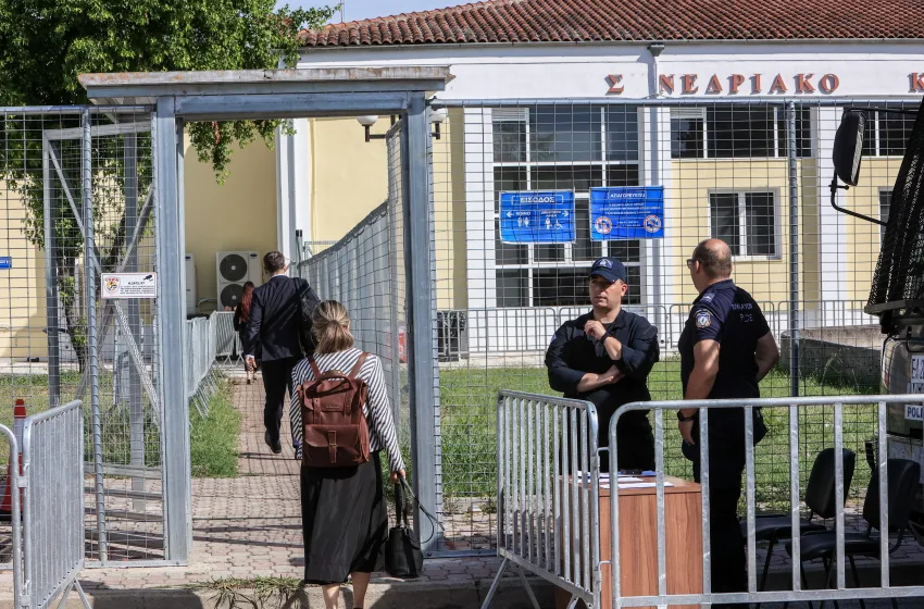  Τέμπη: Αποβλήθηκαν οι Δικηγορικοί Σύλλογοι-Αύριο η συνέχεια της δίκης