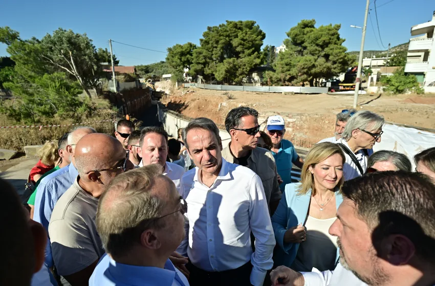  Περιοδεία Μητσοτάκη σε Βάρη-Βούλα-Βουλιαγμένη- Επιθεώρησε αντιπλημμυρικά έργα, επισκέφθηκε το Κέντρο Υγείας