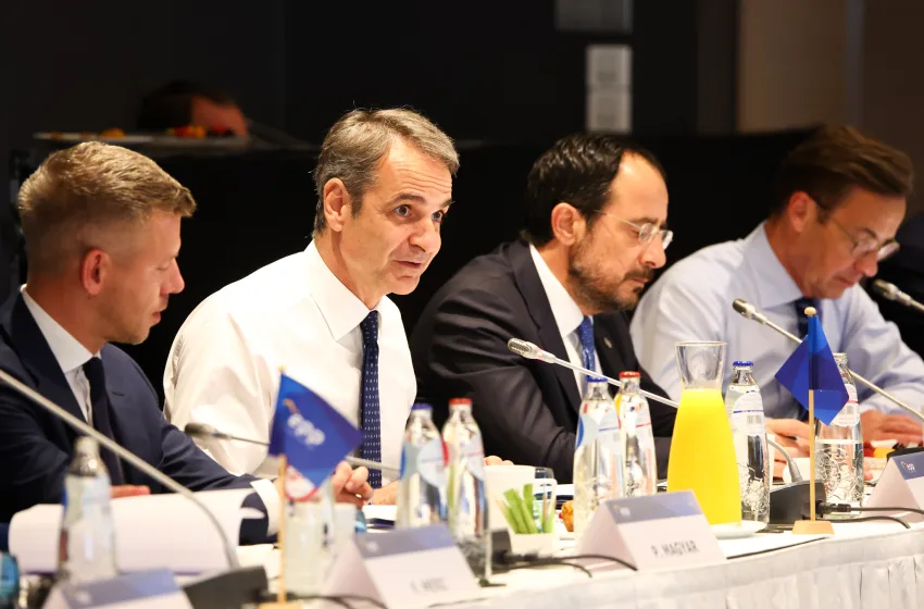  Μητσοτάκης: Άμεσα στην αντλία οι μειώσεις στις τιμές των καυσίμων-Προτεραιότητα η ελεύθερη ναυσιπλοΐα στο Ορμούζ
